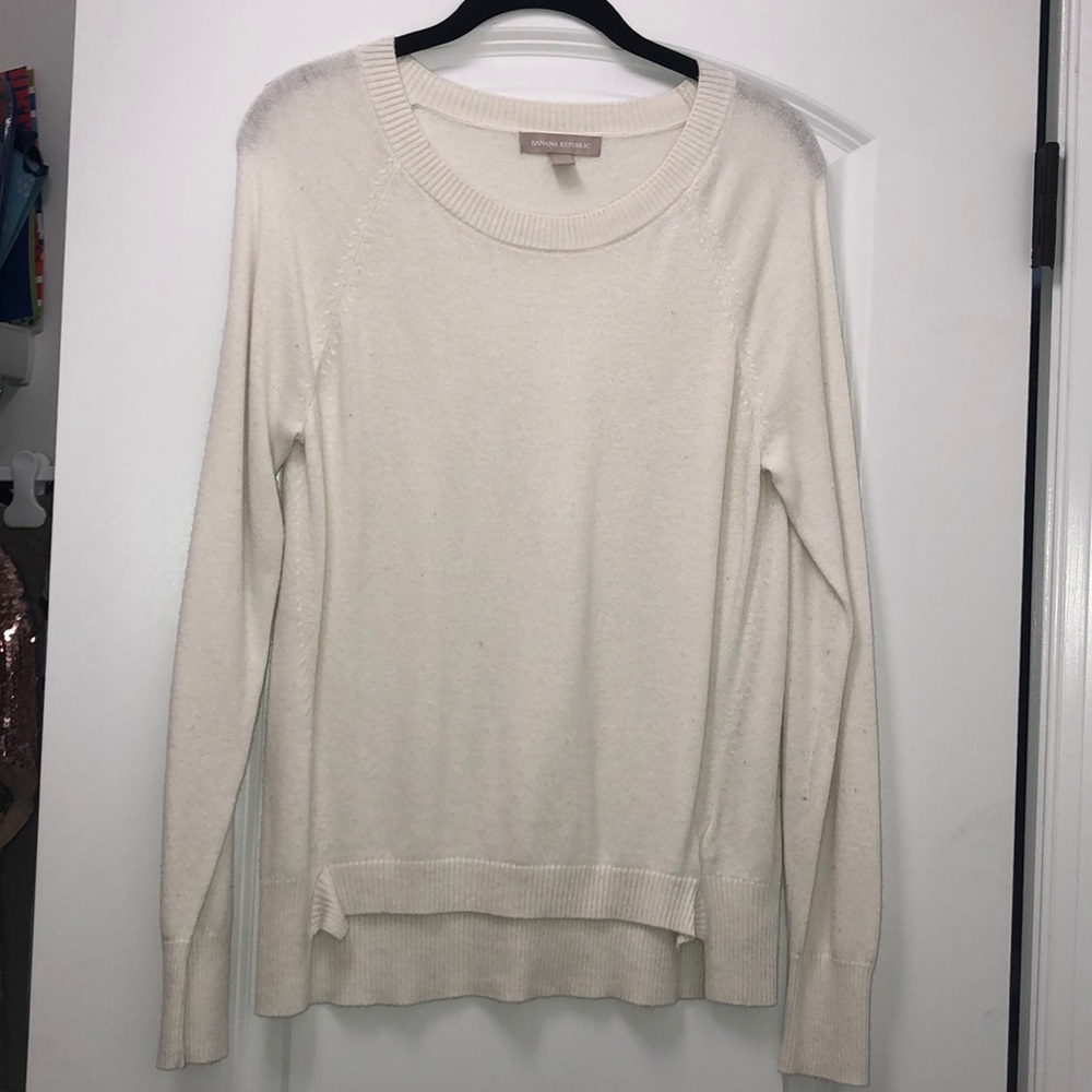 Light weight sweater